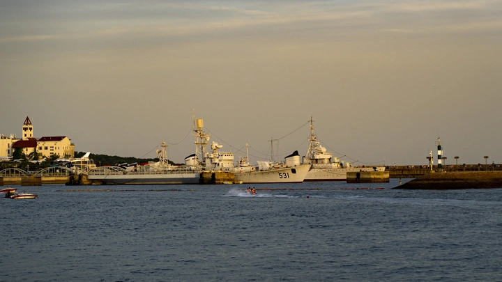 海军功勋舰