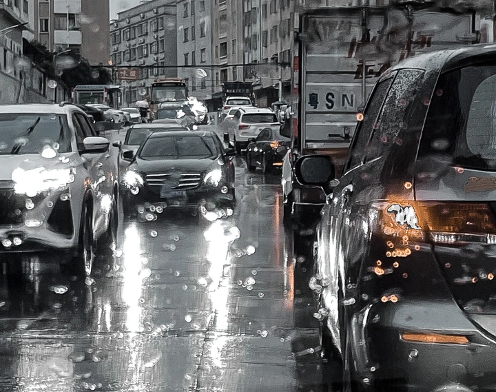 #上班路上的芸芸众生之逢雨添堵