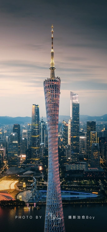 夜晚的城市 拥有世界最高的建筑轮廓。