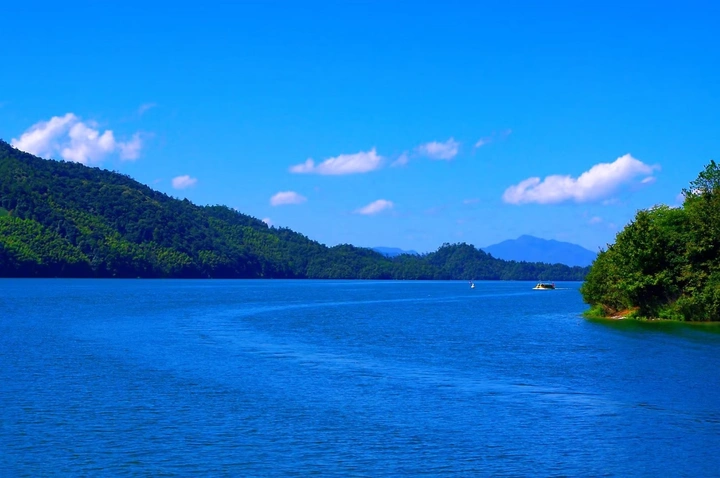 黄山市太平湖~东方日内瓦湖(1)。
