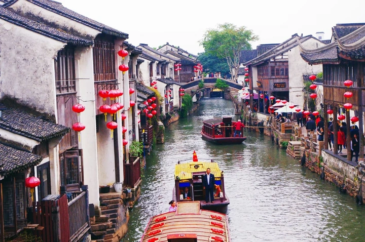 苏州山塘街。