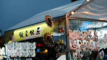 一束花在花瓶里