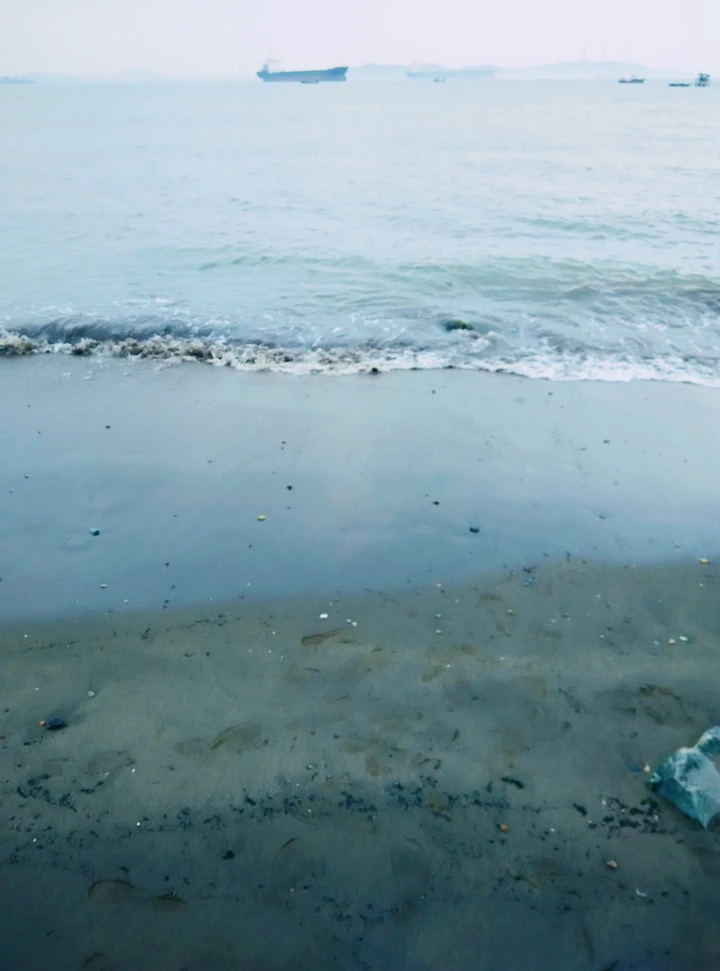 灰暗的海洋