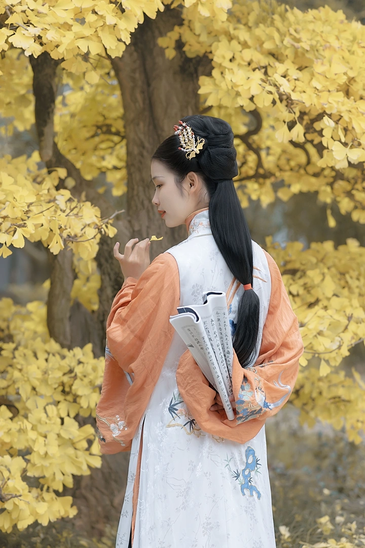落木将尽时，多是清寒句