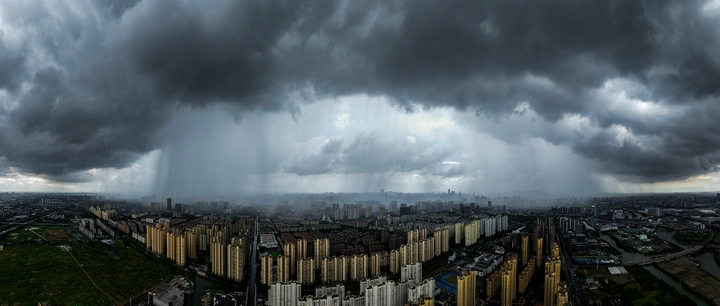 这就是天气预报常说的局部暴雨吧