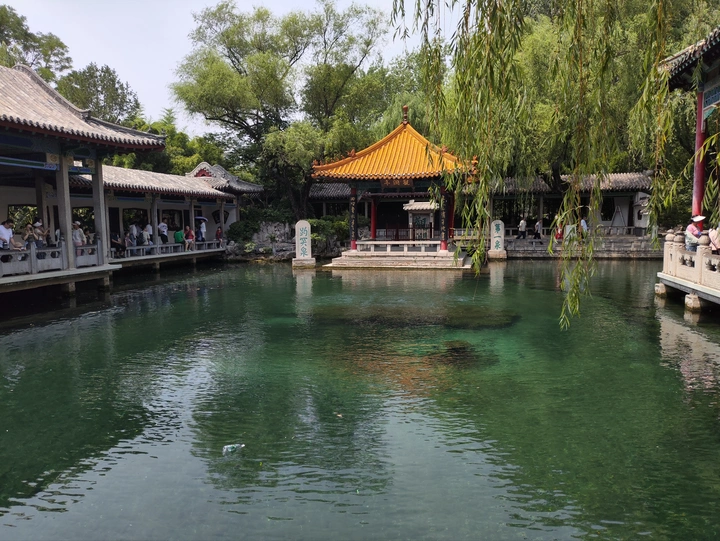 趵突泉
