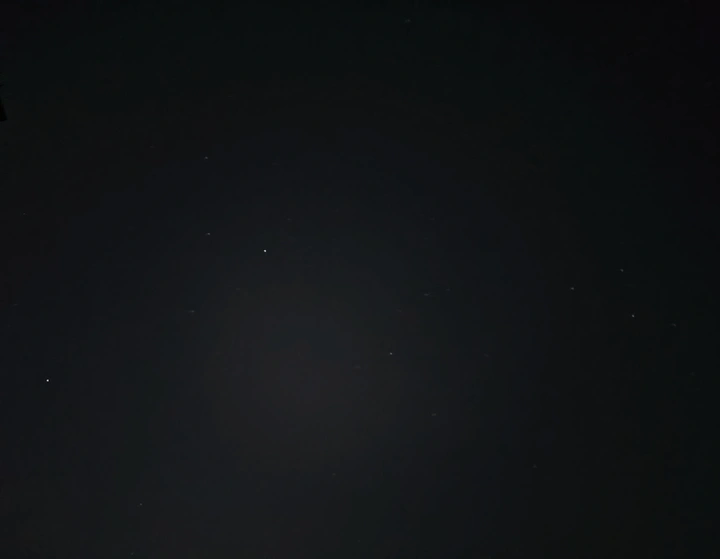 月落星稀天欲明，孤灯未灭梦难成
