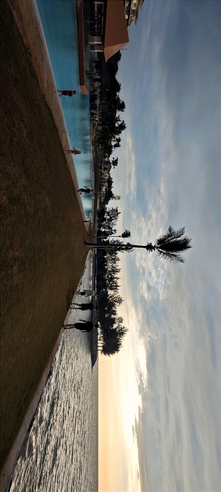 夕阳西下两重天