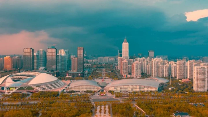 暴风雨来了 南通CBD中央商务区