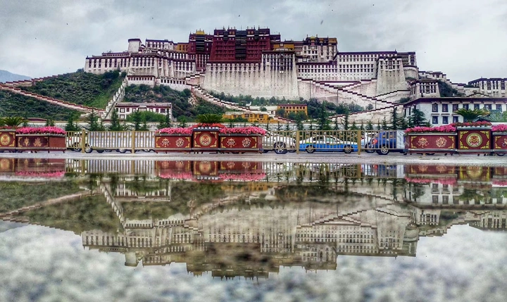 布达拉宫