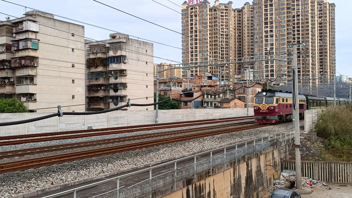 5511次