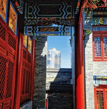 古建里的中国红