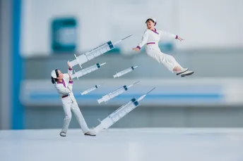 一个人玩偶 注射器