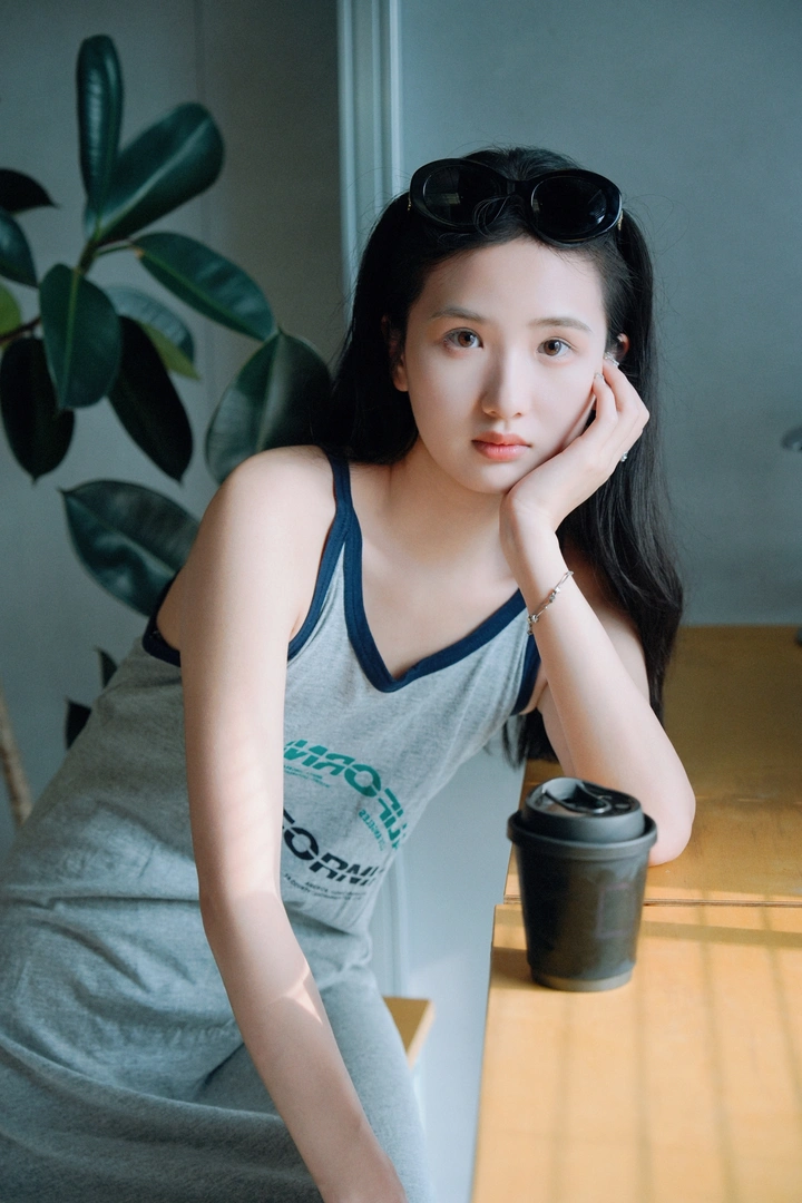 在长沙拍到毛晓彤了