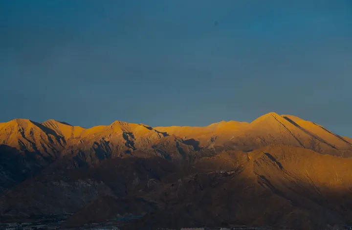 日落金山