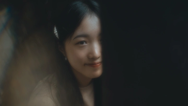 曾经拍摄的一位女性友人