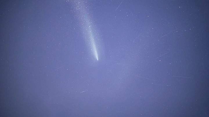 彗星与流星雨的相遇