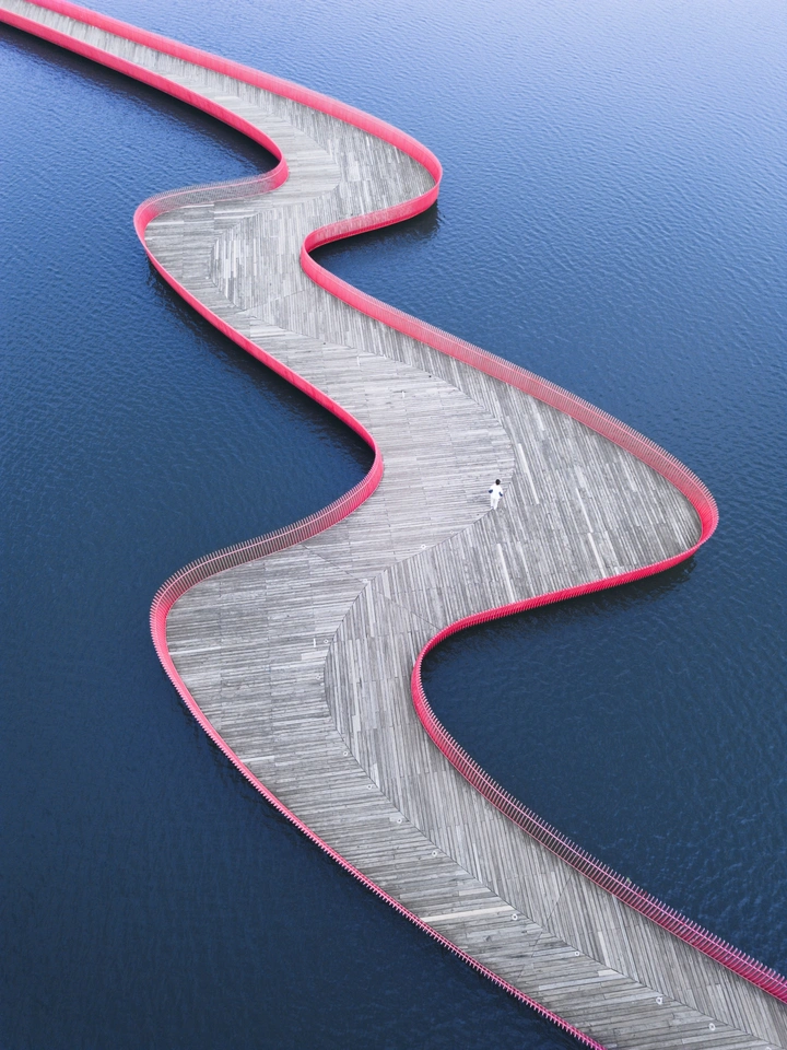 东沙湖红丝带