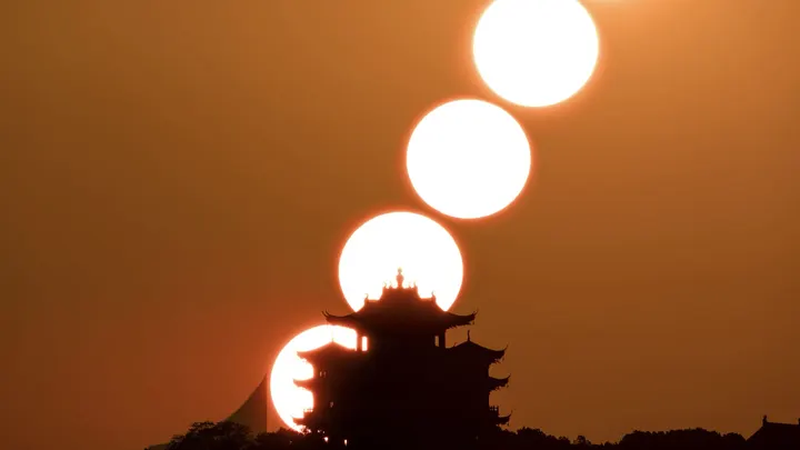城隍阁悬日