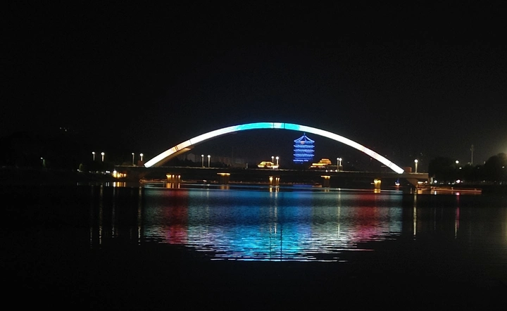 信阳浉河夜景