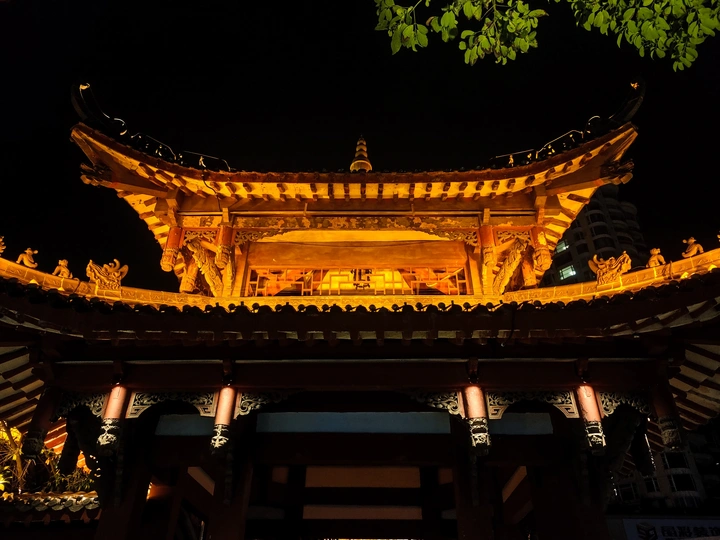 金碧辉煌.仿古建筑