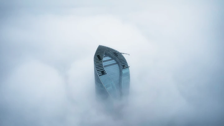 冲破云端