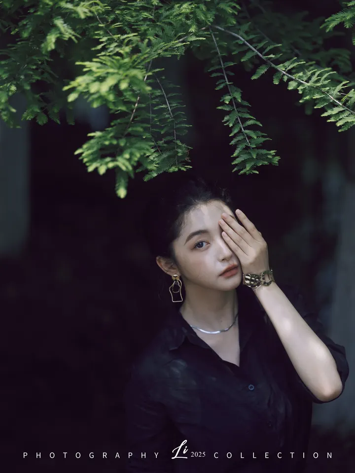 "拥有花朵的人不需要神祇"