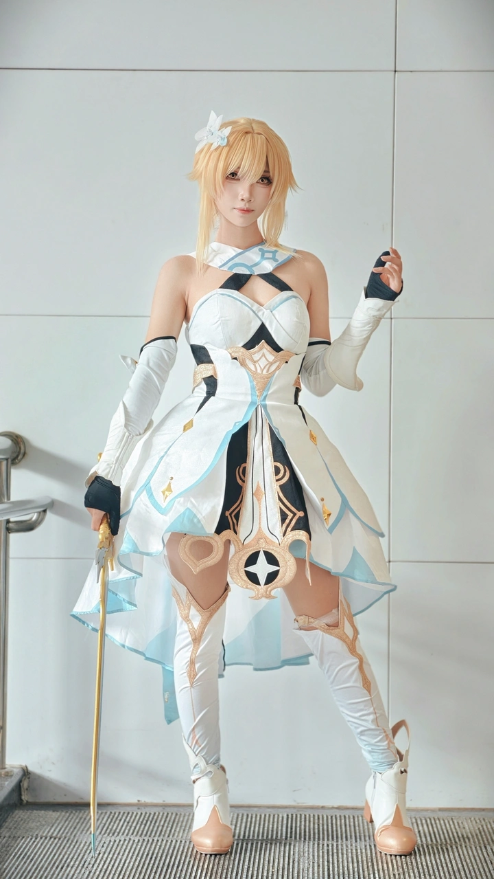 良牙秋典 | 原神 荧cos