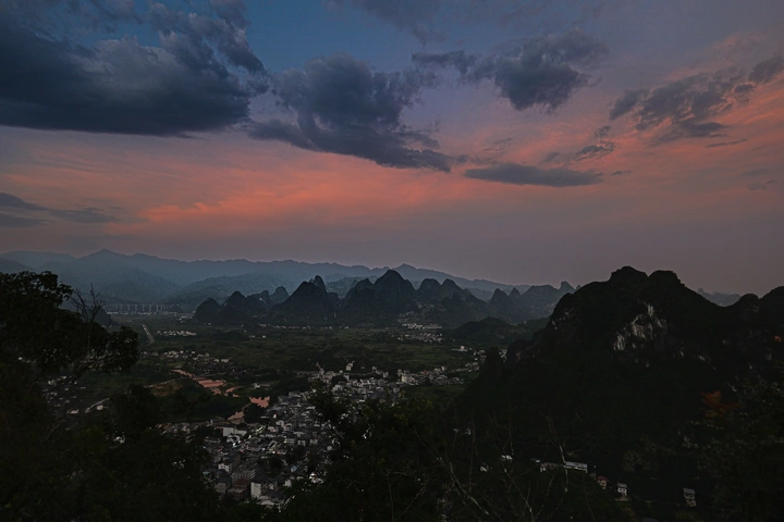 晚霞阳朔
