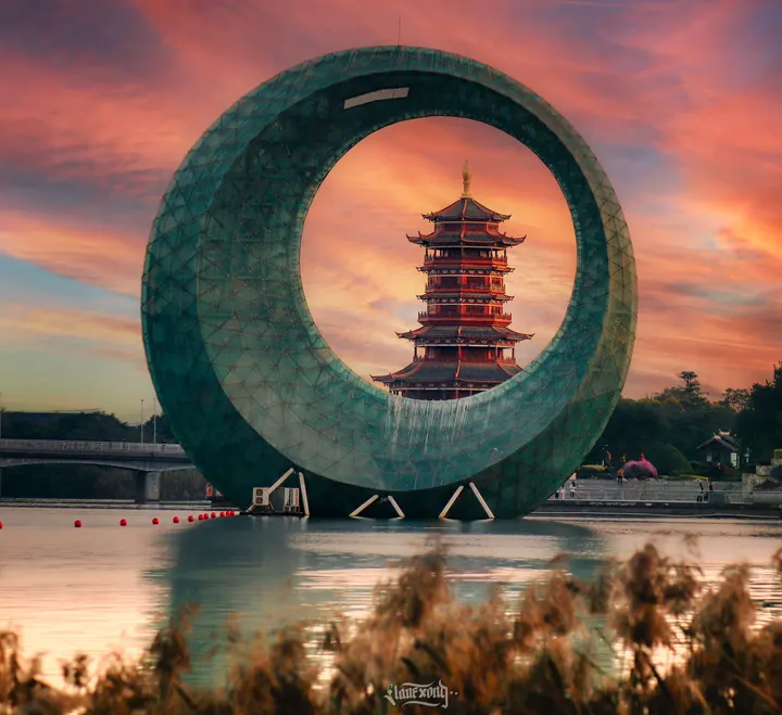 海上生明月