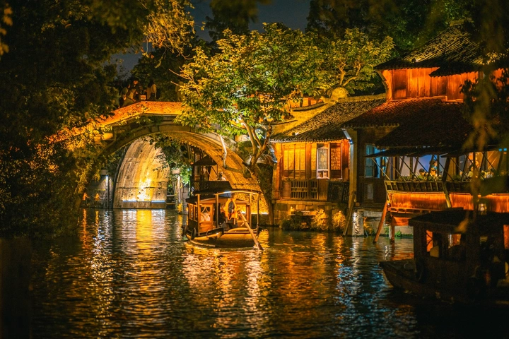 乌镇西栅里的温暖与喧嚣