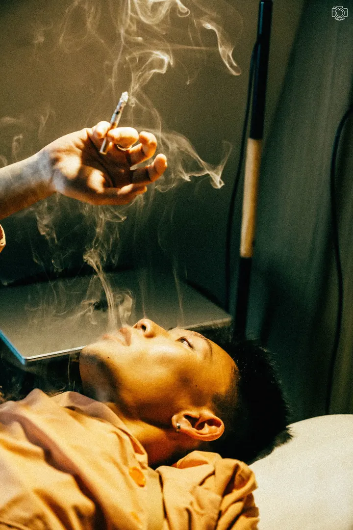 给我一支烟的时间（男生客片）