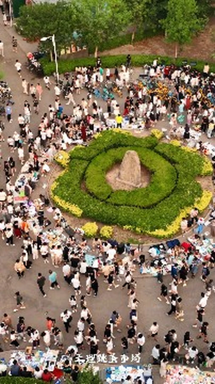 又是一年毕业季的天理跳蚤市场【站墙角的豚鼠】