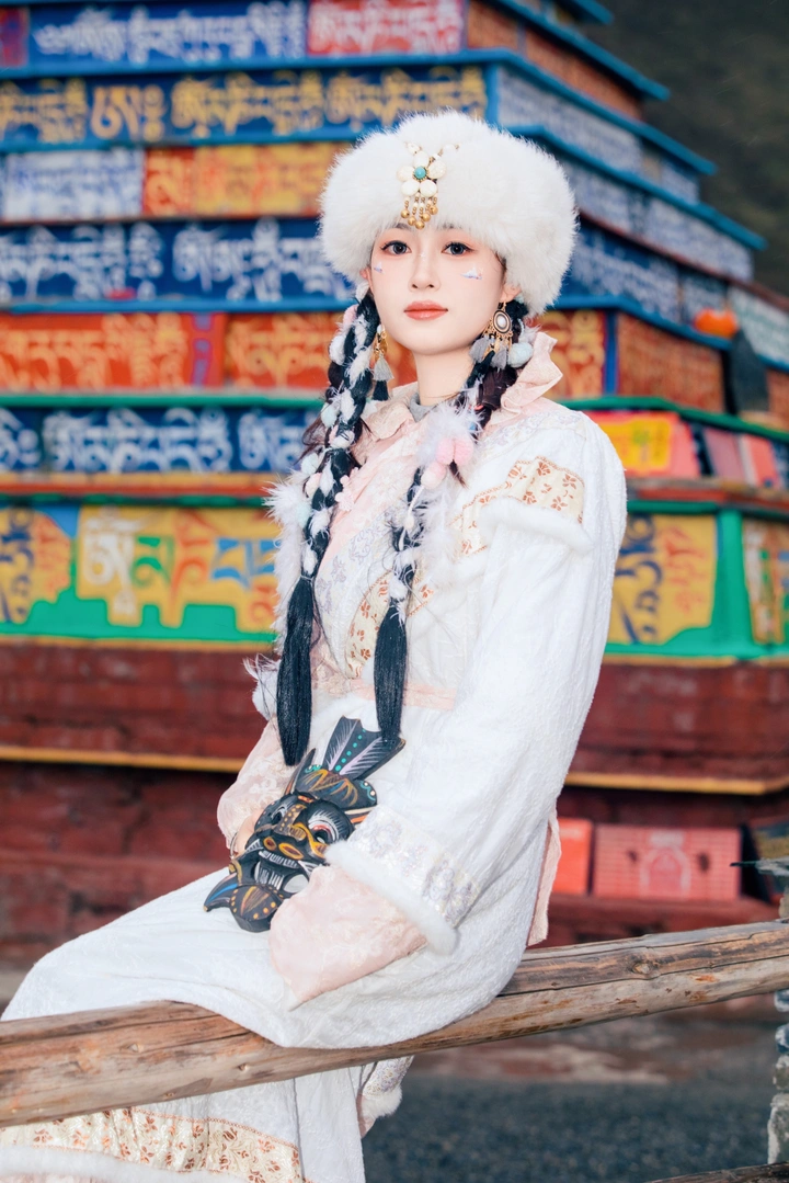 绝美藏服美女