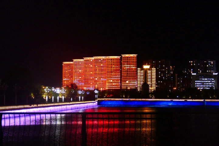 青城如意河夜景
