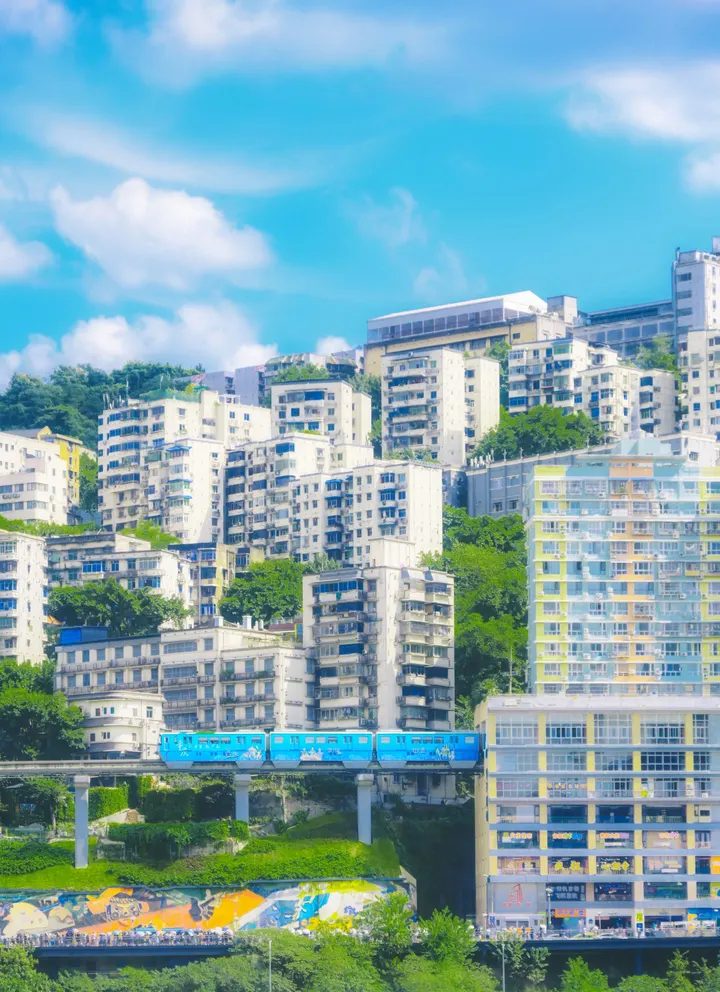 重庆李子坝穿楼轨道