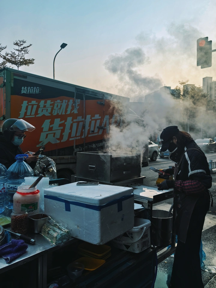 城市守烟人，肠粉阿姨