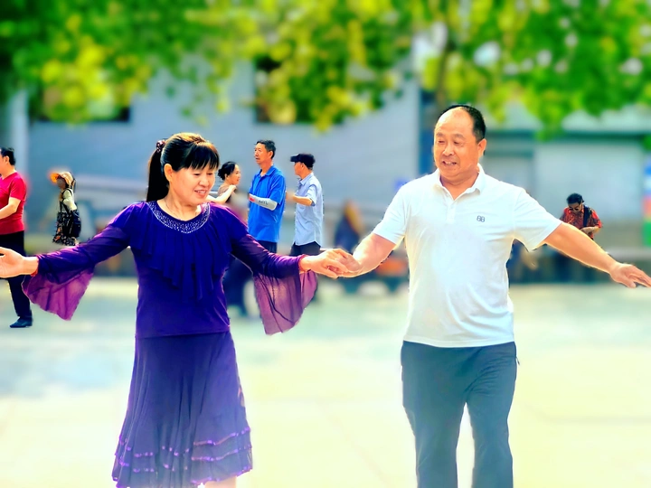 追寻岁月  舞动青春