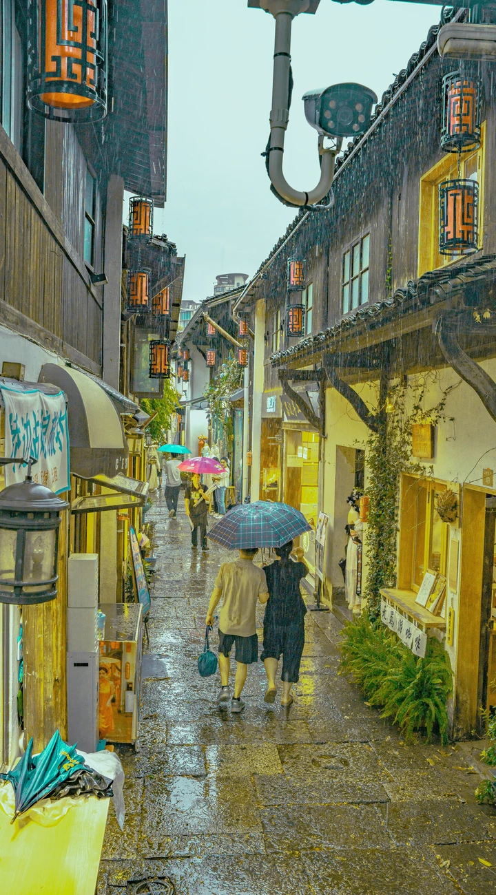 烟雨中的小河直街