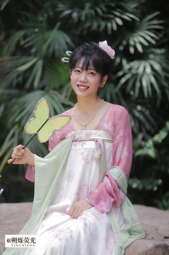 春来扑蝴蝶