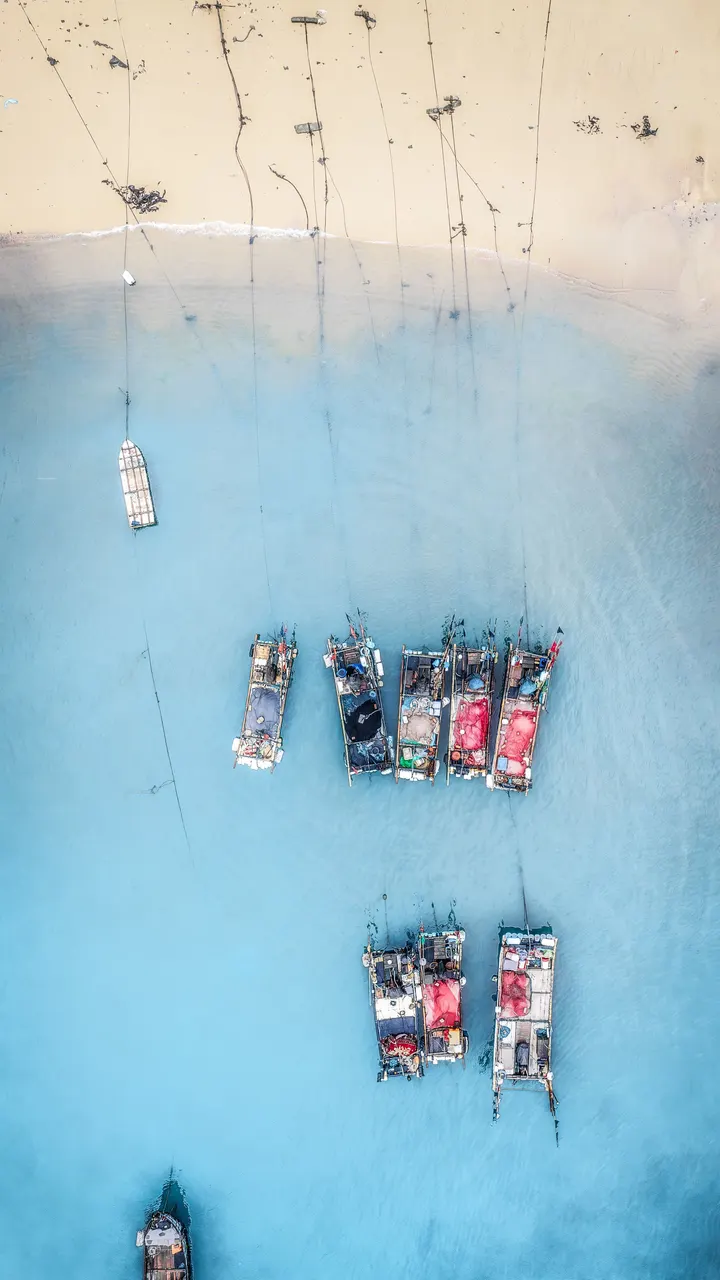 海边渔船