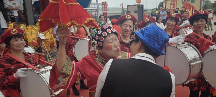 喜婆和她的老公