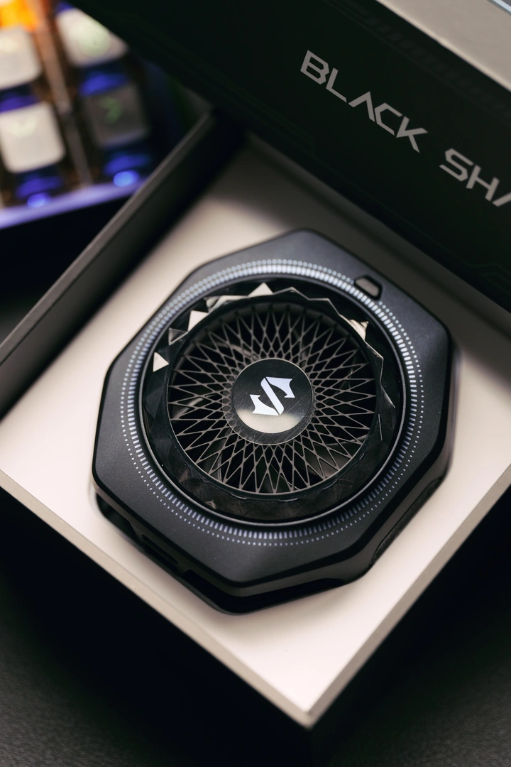开箱红魔冰封背夹散热器5Pro