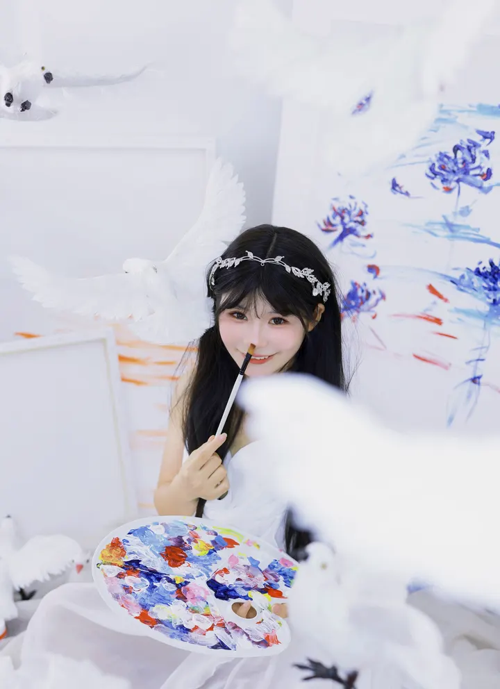 ?周周在画馆，美如艺术