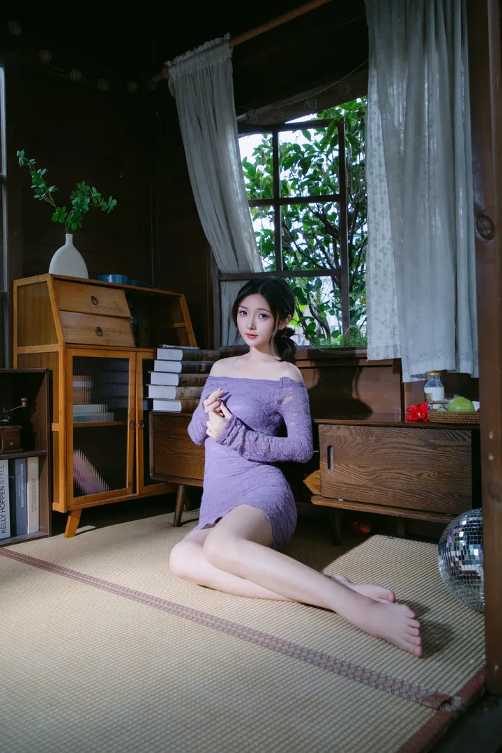 日系居家写真｜紫色少女