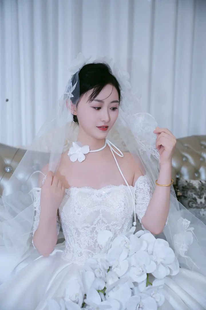 你的眉眼如初