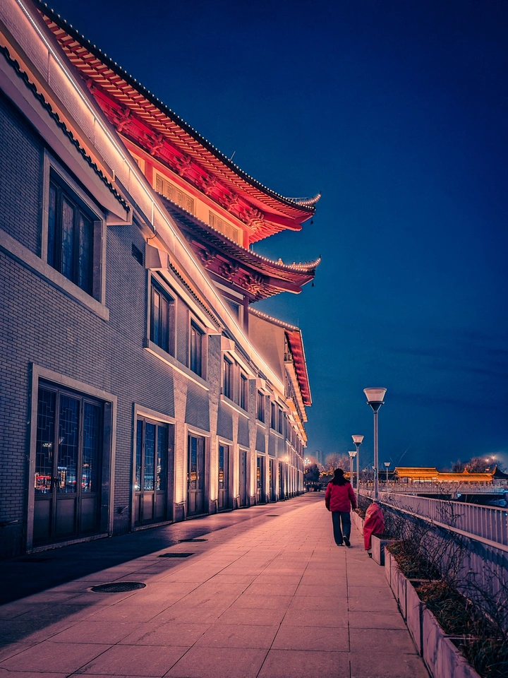 《金色的夜》