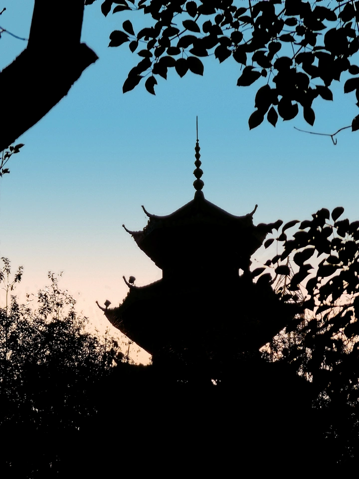 古镇宝塔
