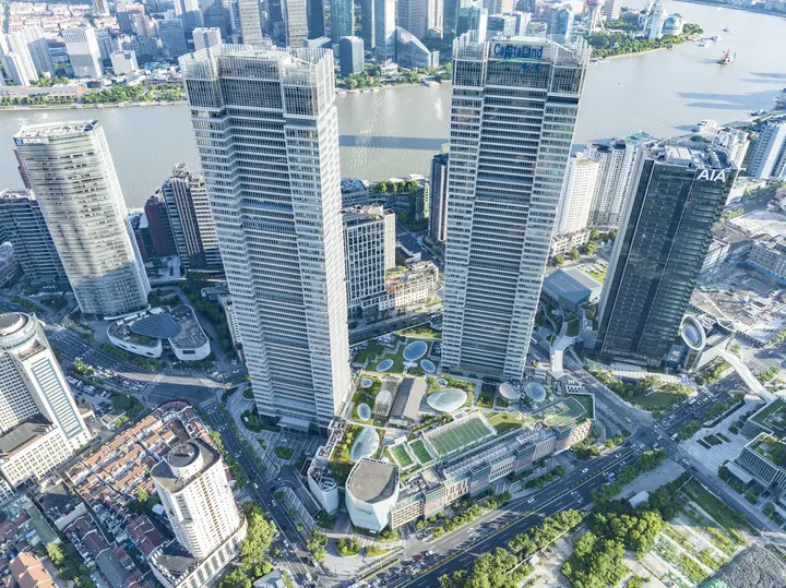 上海北外滩来福士广场航拍全景
