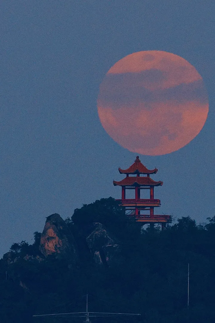满月